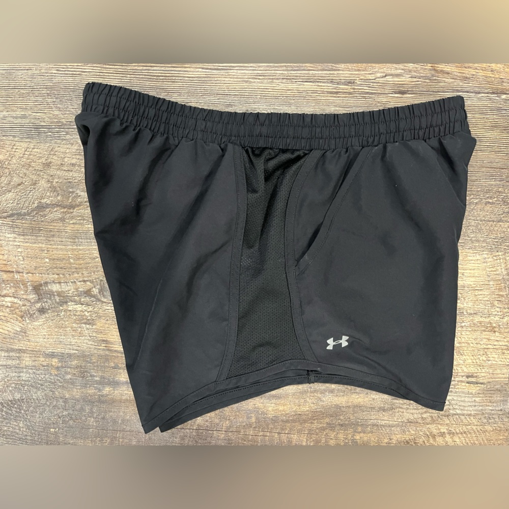 Under Armour Women’s size Large shorts - Like New